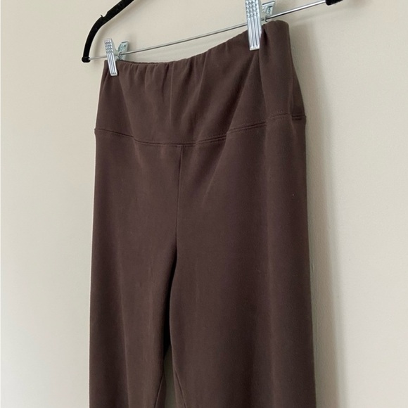 Aritzia Daria Pant Vegan Suede Leggings in Brown Taupe
Suede size Medium - Picture 5 of 7